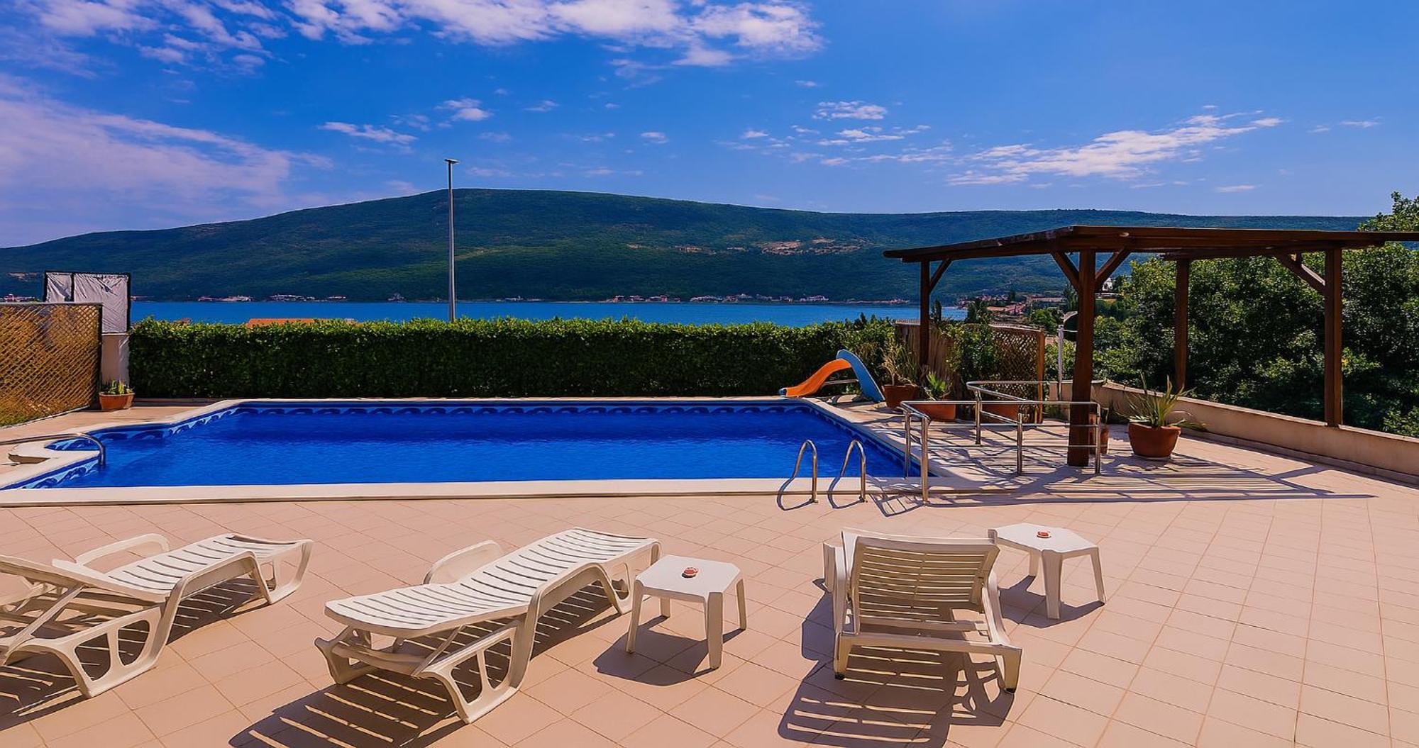 Villa Sea-N-Sun, 7 Bedrooms & Pool, Nearby Portonovi Marina. Ðenovići Zewnętrze zdjęcie