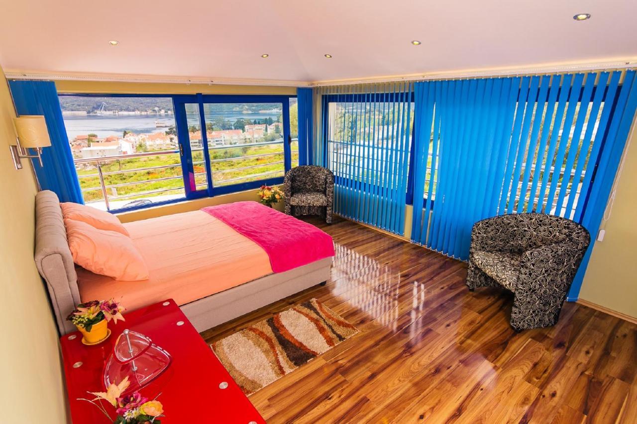 Villa Sea-N-Sun, 7 Bedrooms & Pool, Nearby Portonovi Marina. Ðenovići Zewnętrze zdjęcie