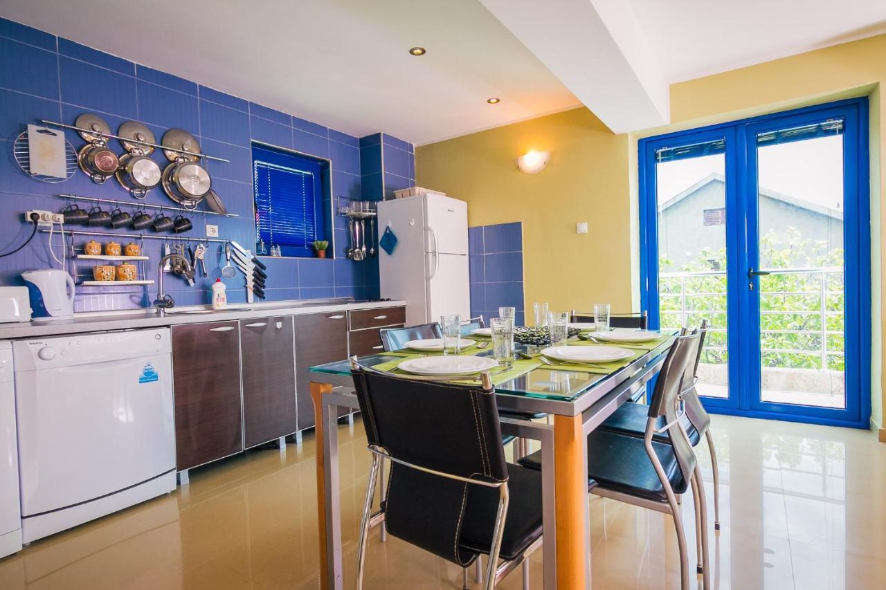 Villa Sea-N-Sun, 7 Bedrooms & Pool, Nearby Portonovi Marina. Ðenovići Zewnętrze zdjęcie