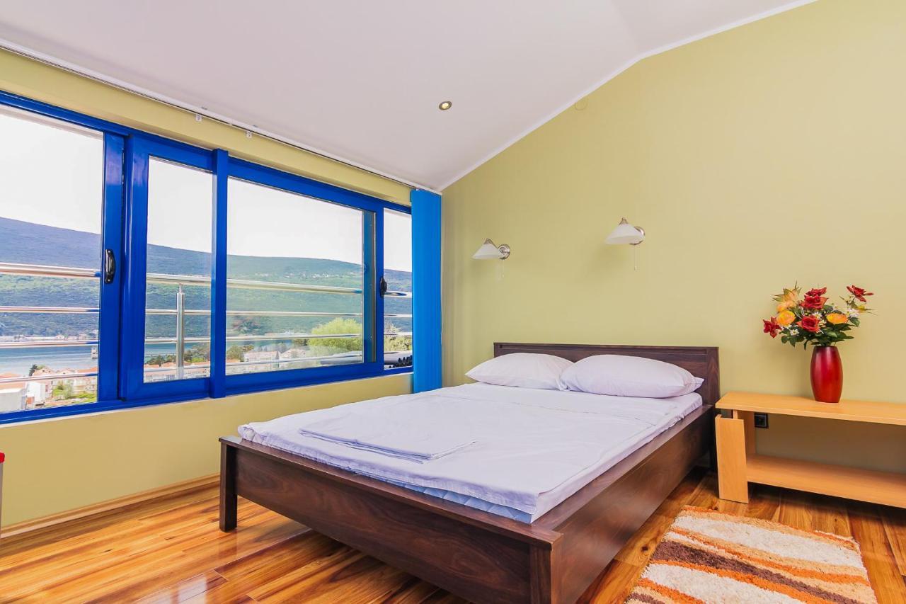 Villa Sea-N-Sun, 7 Bedrooms & Pool, Nearby Portonovi Marina. Ðenovići Zewnętrze zdjęcie