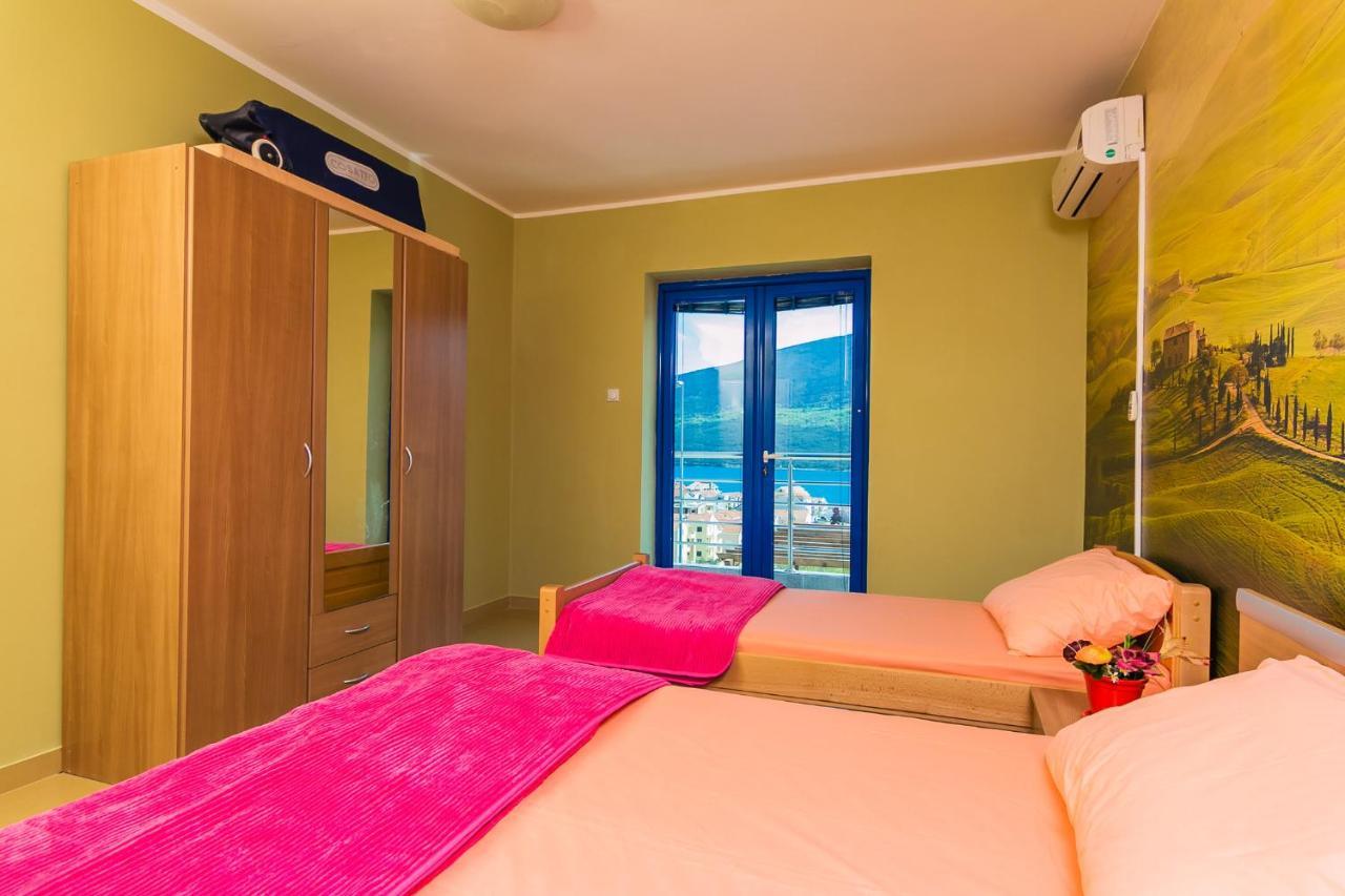 Villa Sea-N-Sun, 7 Bedrooms & Pool, Nearby Portonovi Marina. Ðenovići Zewnętrze zdjęcie