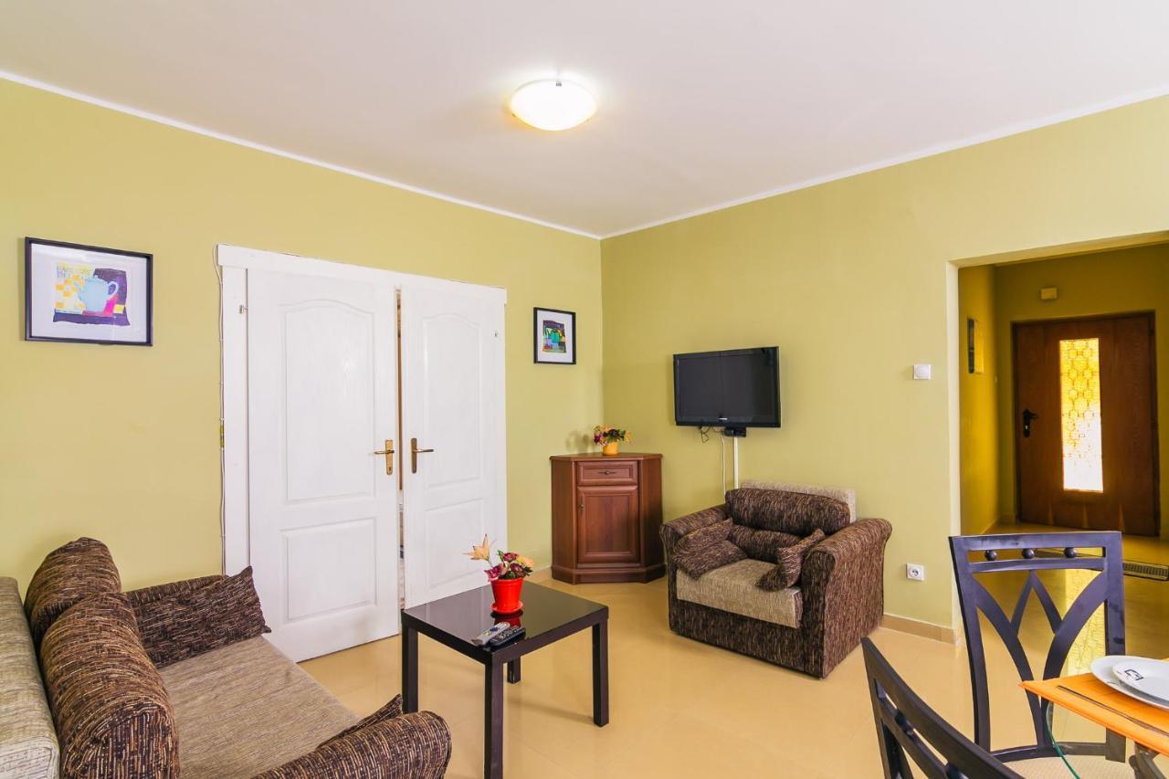 Villa Sea-N-Sun, 7 Bedrooms & Pool, Nearby Portonovi Marina. Ðenovići Zewnętrze zdjęcie