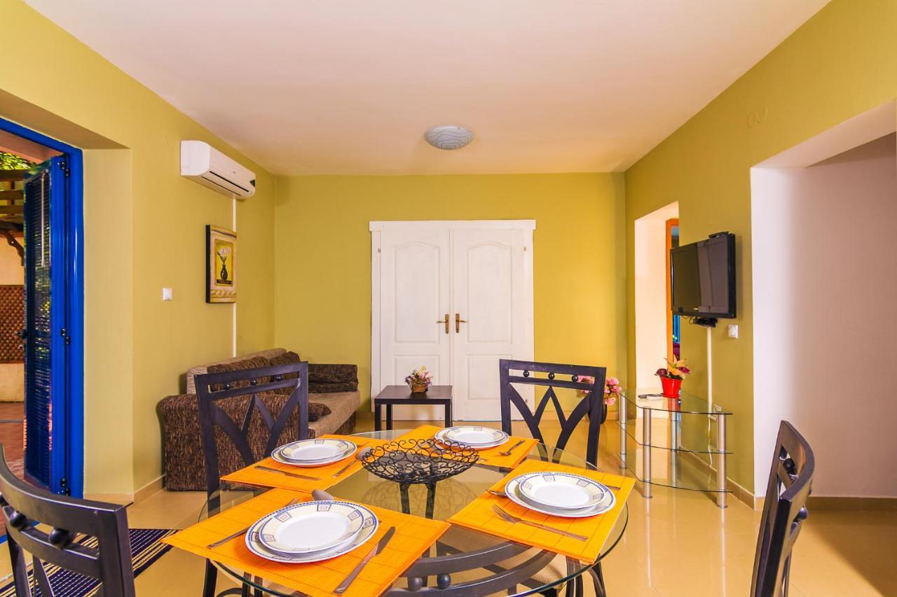 Villa Sea-N-Sun, 7 Bedrooms & Pool, Nearby Portonovi Marina. Ðenovići Zewnętrze zdjęcie