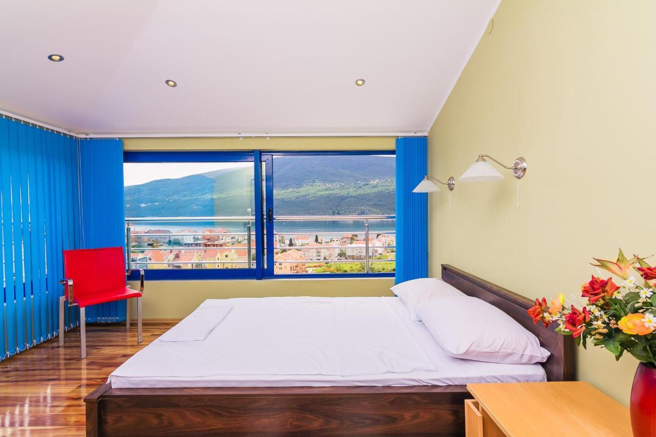 Villa Sea-N-Sun, 7 Bedrooms & Pool, Nearby Portonovi Marina. Ðenovići Zewnętrze zdjęcie